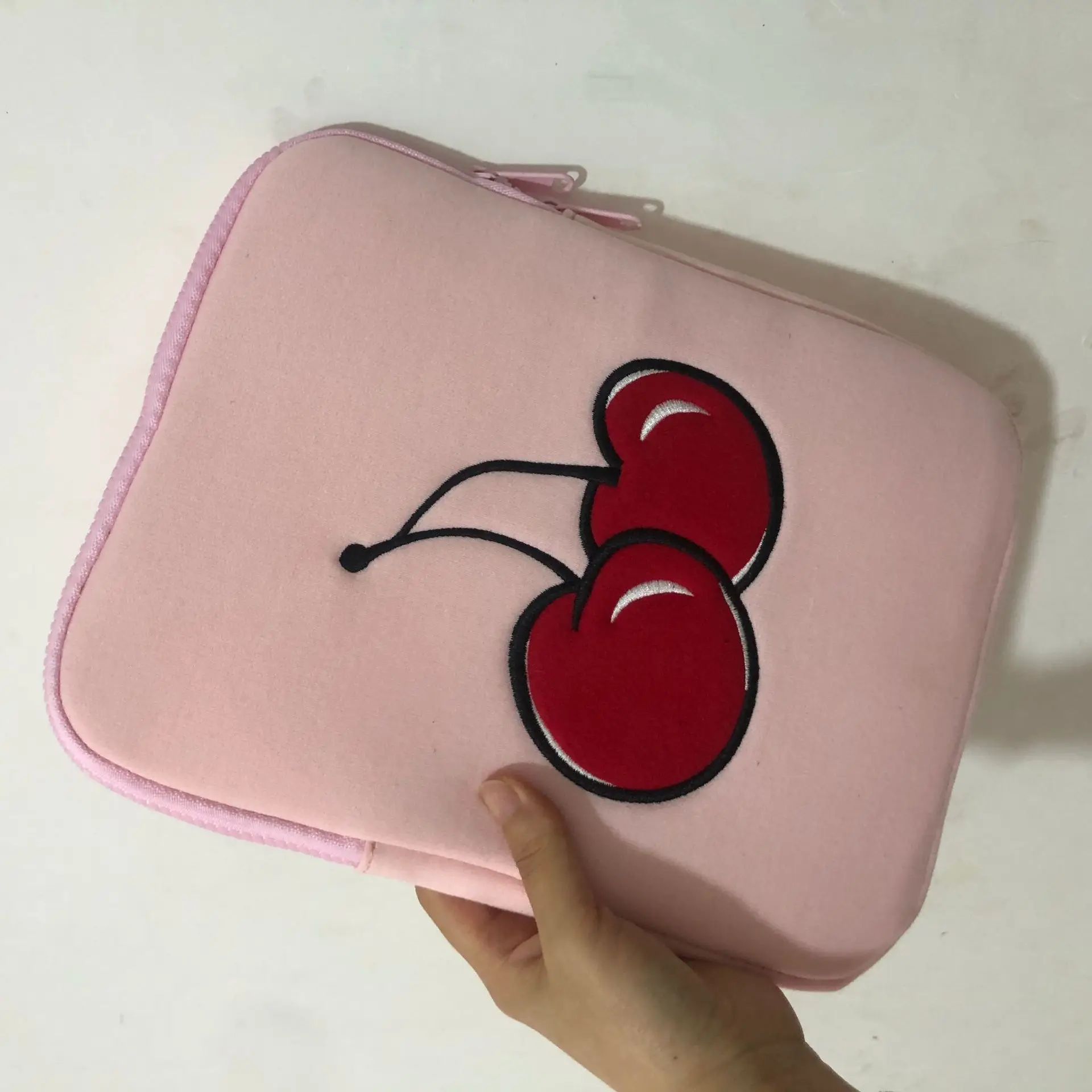 For IPad 9.7 2018 Case Tablet Sleeve Pouch Cherry Embroidered Bag for IPad Air 2/1 Pro 10.5 Pro 11 Mini 4 for IPad Air10.5 Cover
For IPad 9.7 2018 Case Tablet Sleeve Pouch Cherry Embroidered Bag for IPad Air 2/1 Pro 10.5 Pro 11 Mini 4 for IPad Air10.5 Cover