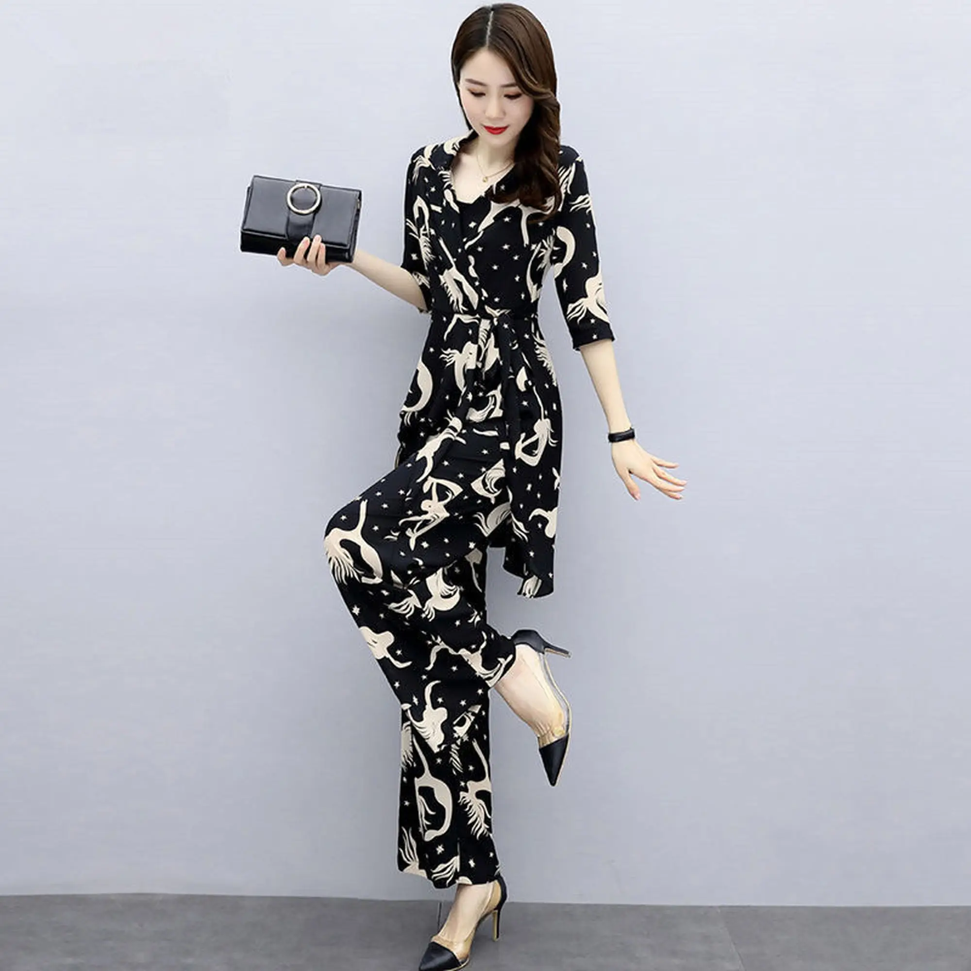 One piece / suit women's summer two piece women's dress 2020 new fashion fat sister show thin wide leg pants suit for women
One piece / suit women's summer two piece women's dress 2020 new fashion fat sister show thin wide leg pants suit for women