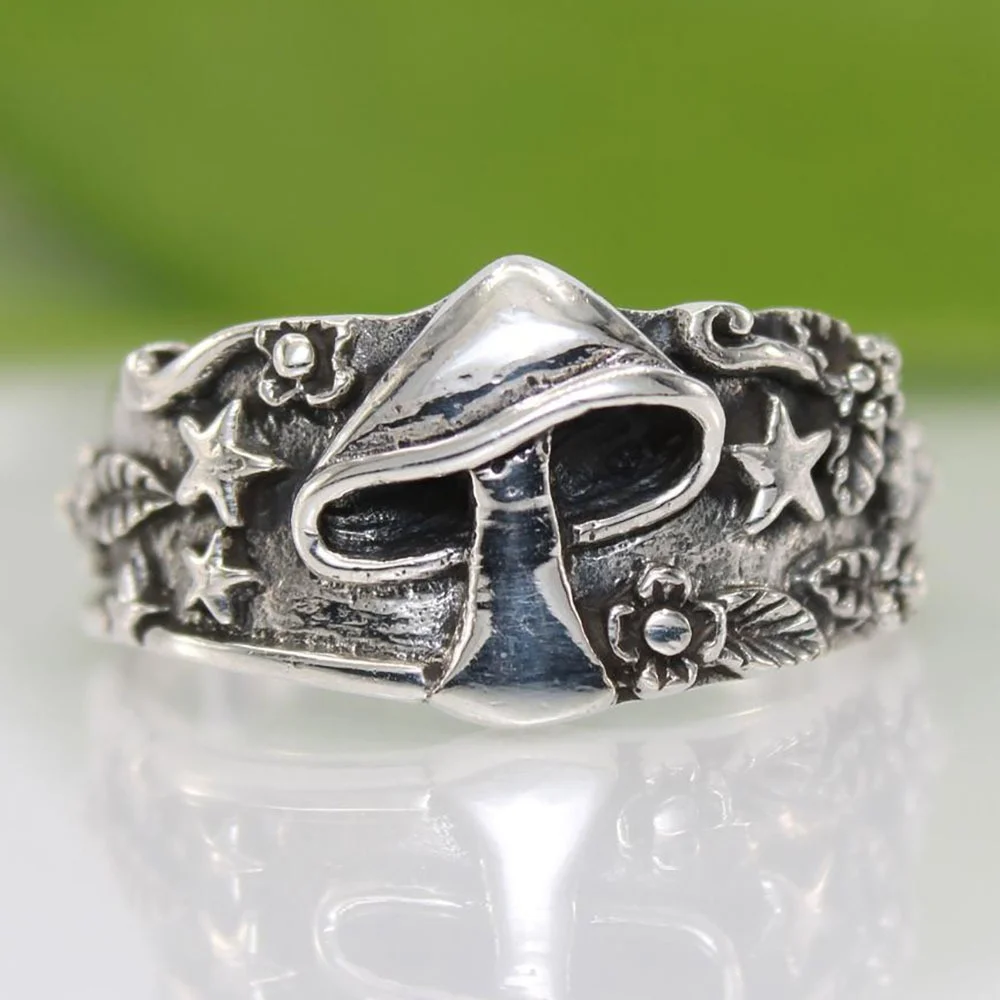 2021 new European and American trend ladies party alloy retro mushroom ring design fashion trend punk style ring
2021 new European and American trend ladies party alloy retro mushroom ring design fashion trend punk style ring