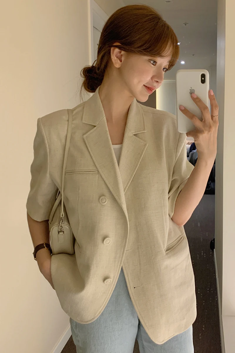 Korejpaa Women Blazers 2021 Summer Korean Chic Simple Temperament Lapel Loose Three-Button Short-Sleeved Suit Short Jackets
Korejpaa Women Blazers 2021 Summer Korean Chic Simple Temperament Lapel Loose Three-Button Short-Sleeved Suit Short Jackets