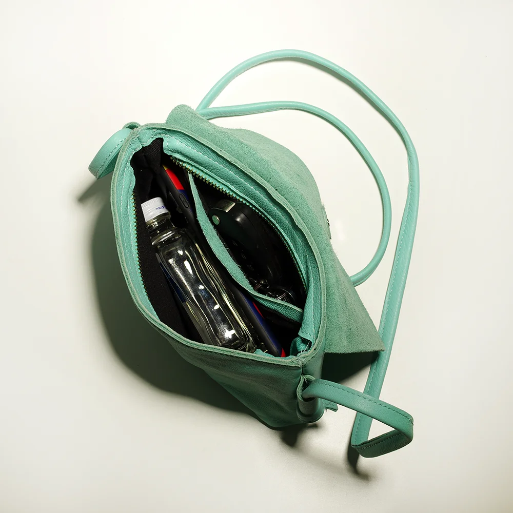 Genuine Leather Small Square Flap Bag Women Messenger Crossbody bags Sling Shoulder Leather Handbags Purses Famous Brand Design
Genuine Leather Small Square Flap Bag Women Messenger Crossbody bags Sling Shoulder Leather Handbags Purses Famous Brand Design
