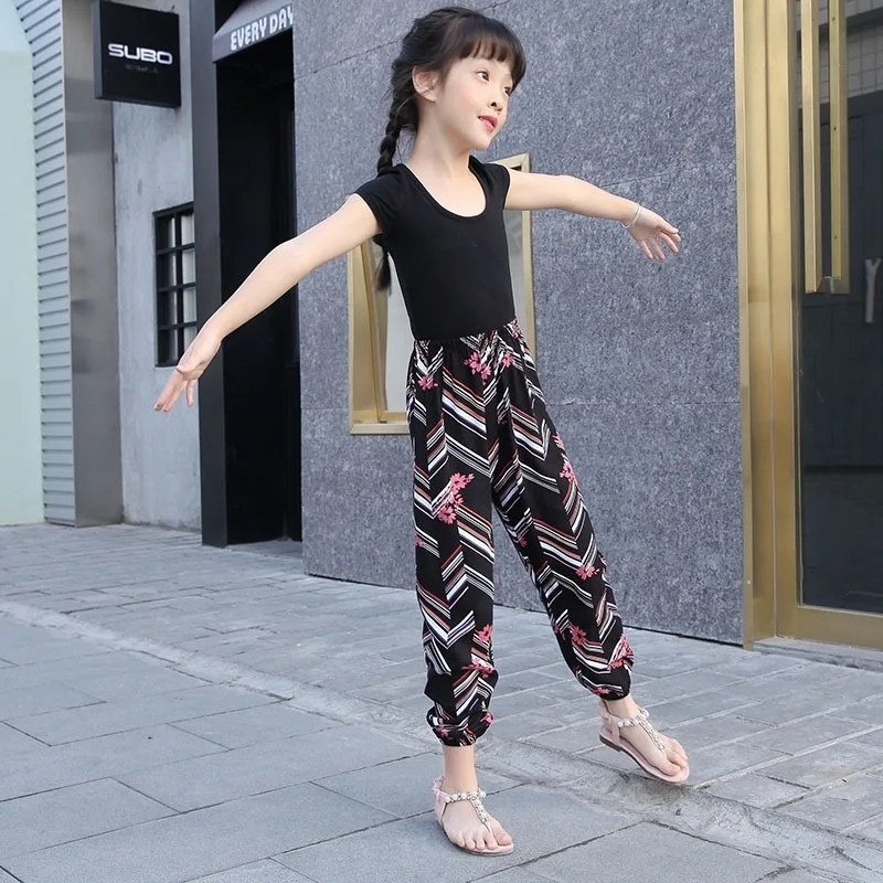 Брюки детские из чистого хлопка, повседневные пляжные шаровары для мальчиков и девочек, с принтом, на весну и лето
Брюки детские из чистого хлопка, повседневные пляжные шаровары для мальчиков и девочек, с принтом, на весну и лето