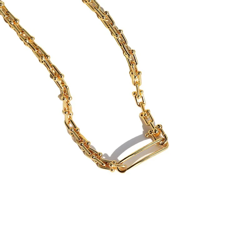 Copper horseshoe buckle thick chain necklace retro neutral simple bare chain exaggerated clavicle chain woman
Copper horseshoe buckle thick chain necklace retro neutral simple bare chain exaggerated clavicle chain woman