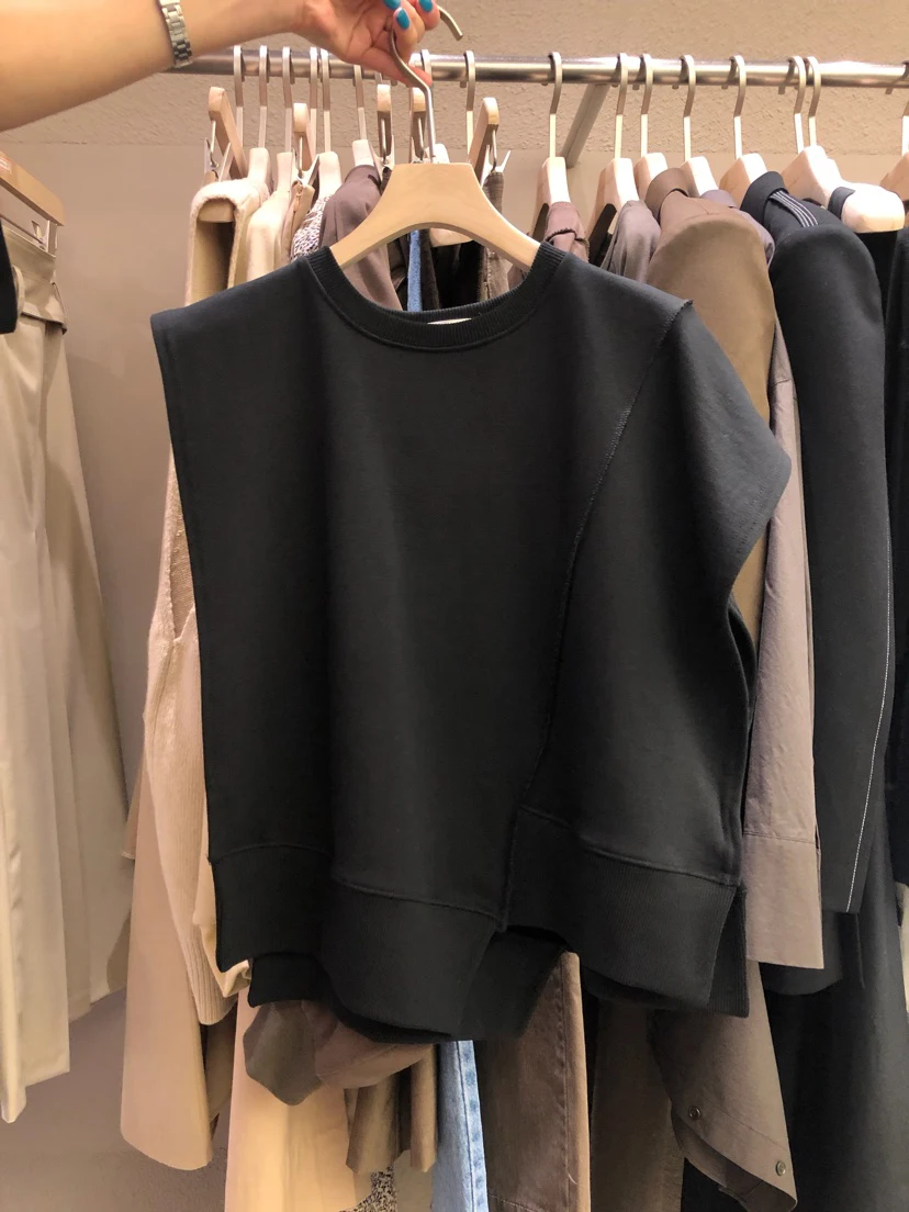 2021 Summer New Sleeveless Tee Tops Causal Irregular Women T Shirts Causal O-neck Korean Graphic Tshirt FS238 
2021 Summer New Sleeveless Tee Tops Causal Irregular Women T Shirts Causal O-neck Korean Graphic Tshirt FS238