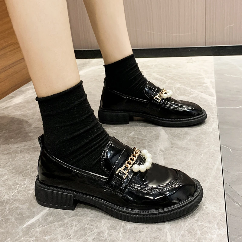 SYNXDN High Quality Avocado Loafers Women MaryJanes Platform Chain Pearl Shoes For Women Round Toe Winter Plush Female Botas
SYNXDN High Quality Avocado Loafers Women MaryJanes Platform Chain Pearl Shoes For Women Round Toe Winter Plush Female Botas