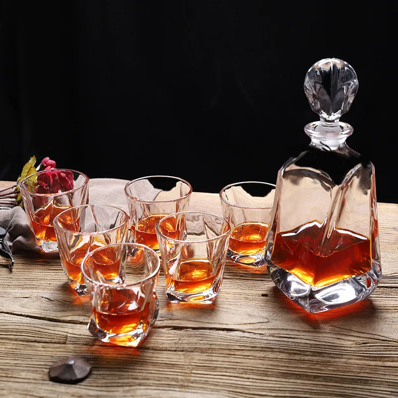 7 Pcs Set luxury Crystal Glass lead-free home bar Whiskey Decanter Set with 6 Pcs old fashioned Whiskey glass 210303-07 
7 Pcs Set luxury Crystal Glass lead-free home bar Whiskey Decanter Set with 6 Pcs old fashioned Whiskey glass 210303-07