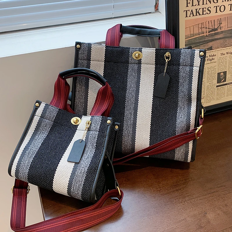 Stripe Designer Small Shopper Crossbody Shoulder Bags for Women 2021 2 Size Trends Female Casual Shopping Handbags Totes
Stripe Designer Small Shopper Crossbody Shoulder Bags for Women 2021 2 Size Trends Female Casual Shopping Handbags Totes