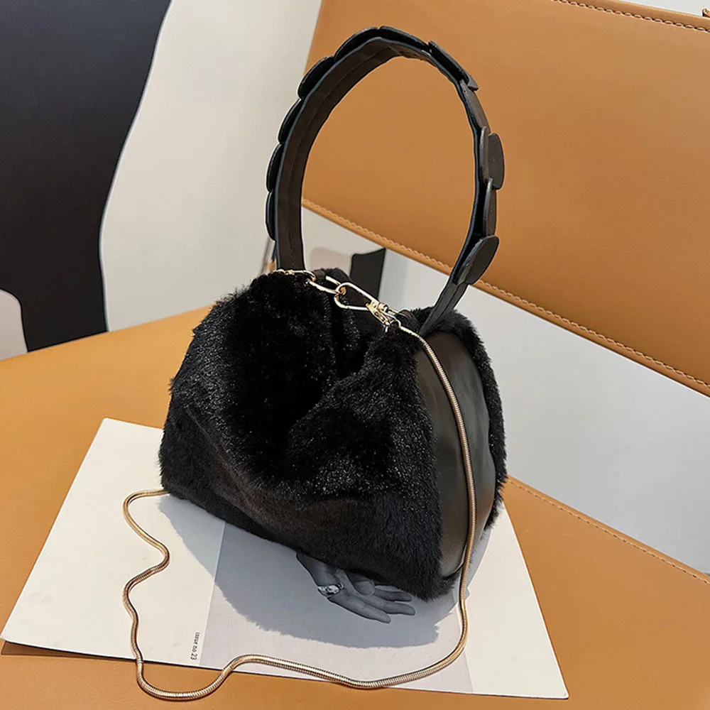 Women Elegant Handbags Autumn And Winter Plush Shoulder Bags New Fashion Chain Crossbody Bags Female Casual Exquisite Handle Bag
Women Elegant Handbags Autumn And Winter Plush Shoulder Bags New Fashion Chain Crossbody Bags Female Casual Exquisite Handle Bag