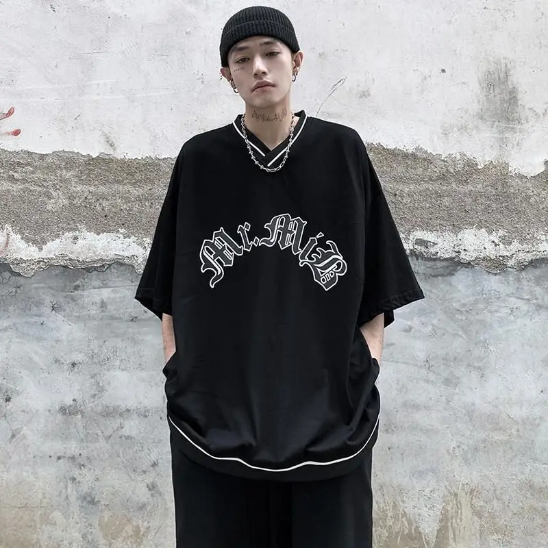 t-shirt men summer American street V-neck letter printed short-sleeved T-shirts Korean fashion casual oversized student tops
t-shirt men summer American street V-neck letter printed short-sleeved T-shirts Korean fashion casual oversized student tops