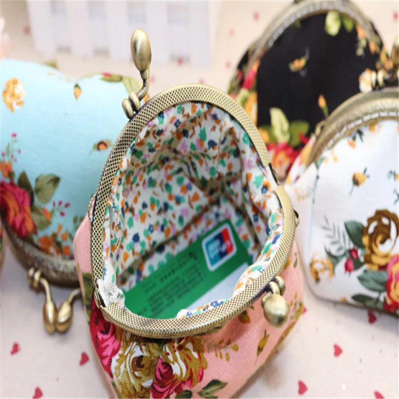 New Fashion Canvas Fabric Coin Purse Creative Small Purse Hand Take Coin Bag Gold Material Package Key Card Holder Package
New Fashion Canvas Fabric Coin Purse Creative Small Purse Hand Take Coin Bag Gold Material Package Key Card Holder Package
