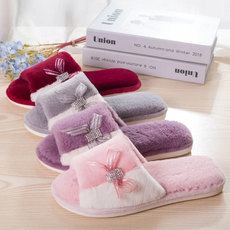 New Style Ladies Slippers Slippers Bowknot Home Cotton Drag Casual Style Ladies Shoes Open Toe Plush Trend All-match Slippers 
New Style Ladies Slippers Slippers Bowknot Home Cotton Drag Casual Style Ladies Shoes Open Toe Plush Trend All-match Slippers