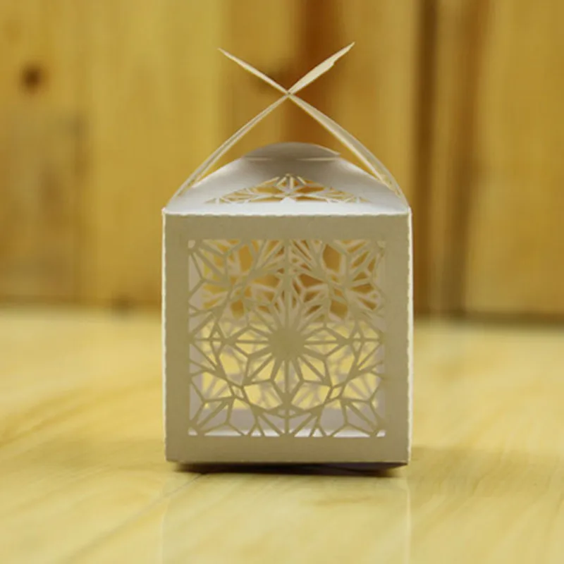 100pcs European Wedding Favor Candy Boxes Creative Laser Hollow Candy Bag Wedding Favor Birthday Gift Paper Kraft
100pcs European Wedding Favor Candy Boxes Creative Laser Hollow Candy Bag Wedding Favor Birthday Gift Paper Kraft