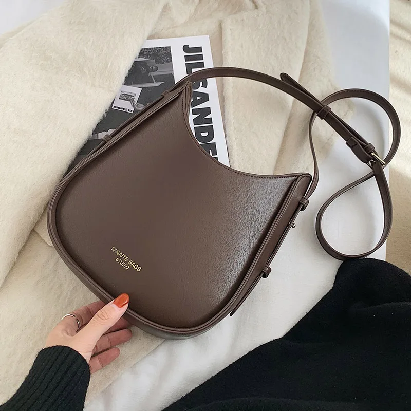 Vintage PU Leather Bucket Bags for Women 2021 Fashion Branded Crossbody Shoulder Hand Bag Lady Trending Handbags and Purses
Vintage PU Leather Bucket Bags for Women 2021 Fashion Branded Crossbody Shoulder Hand Bag Lady Trending Handbags and Purses