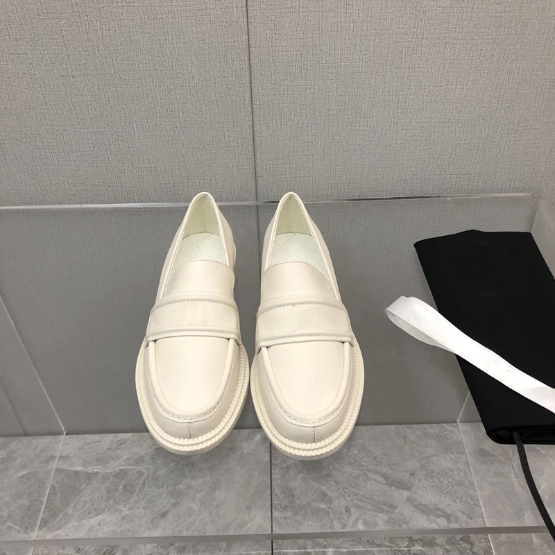 2022 Winter Luxurious Thin Flats Women Cow Leather Penny Shoes Style Round Toe Step-in Casual Ladies Flats Handmade
2022 Winter Luxurious Thin Flats Women Cow Leather Penny Shoes Style Round Toe Step-in Casual Ladies Flats Handmade