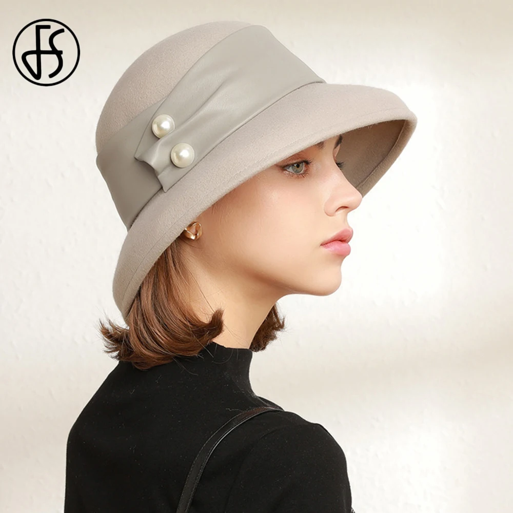 FS 2021 British Retro Wool Felt Dome Fedora Hats For Women Winter Church Cloche Derby Hat Fedoras Bowler Cap With Ribbon Beads
FS 2021 British Retro Wool Felt Dome Fedora Hats For Women Winter Church Cloche Derby Hat Fedoras Bowler Cap With Ribbon Beads