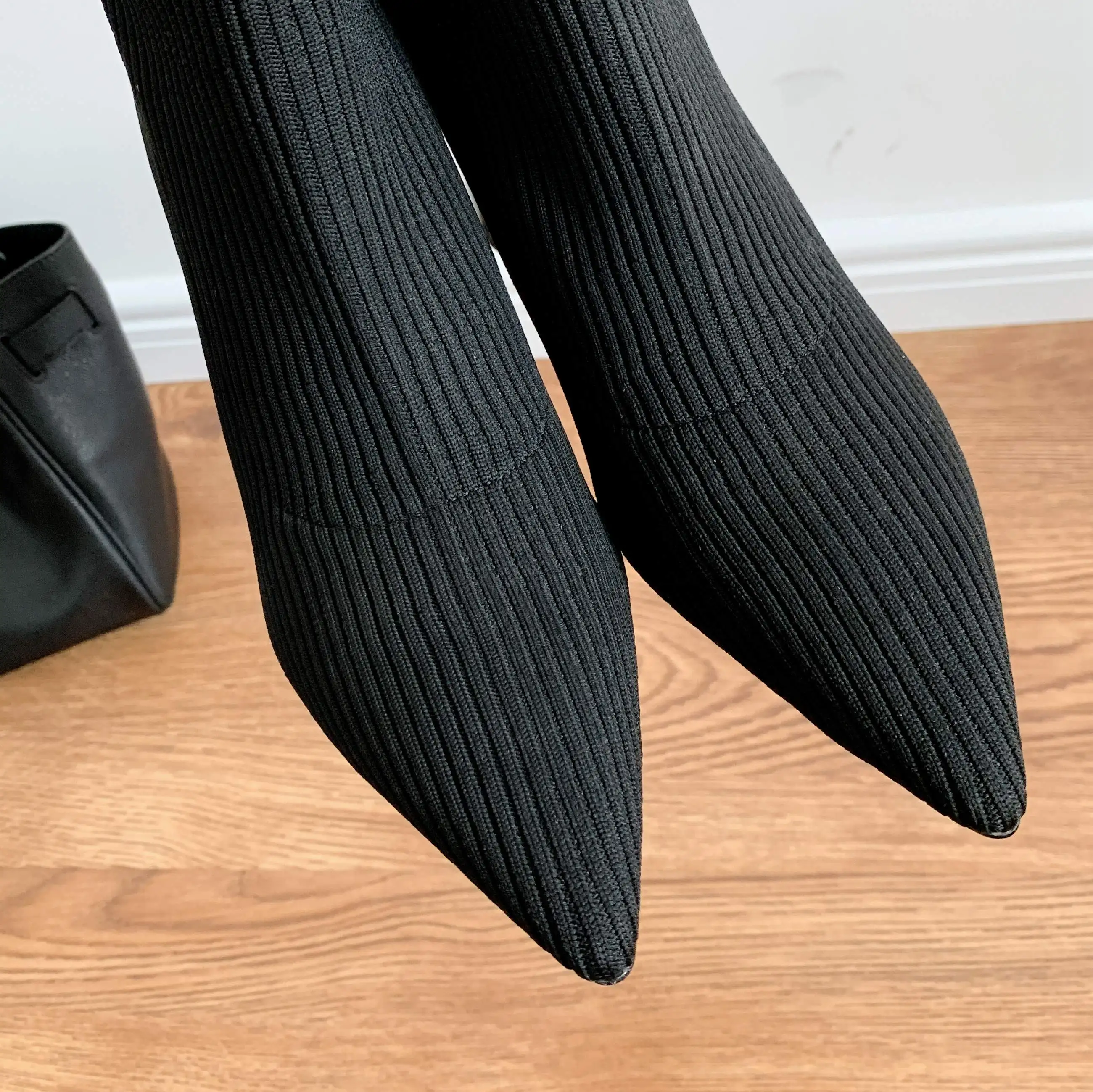 Lenkisen big size sock boots high street fashion knitting superstar high round heel pointed toe zipper mature ankle boots L1f1
Lenkisen big size sock boots high street fashion knitting superstar high round heel pointed toe zipper mature ankle boots L1f1