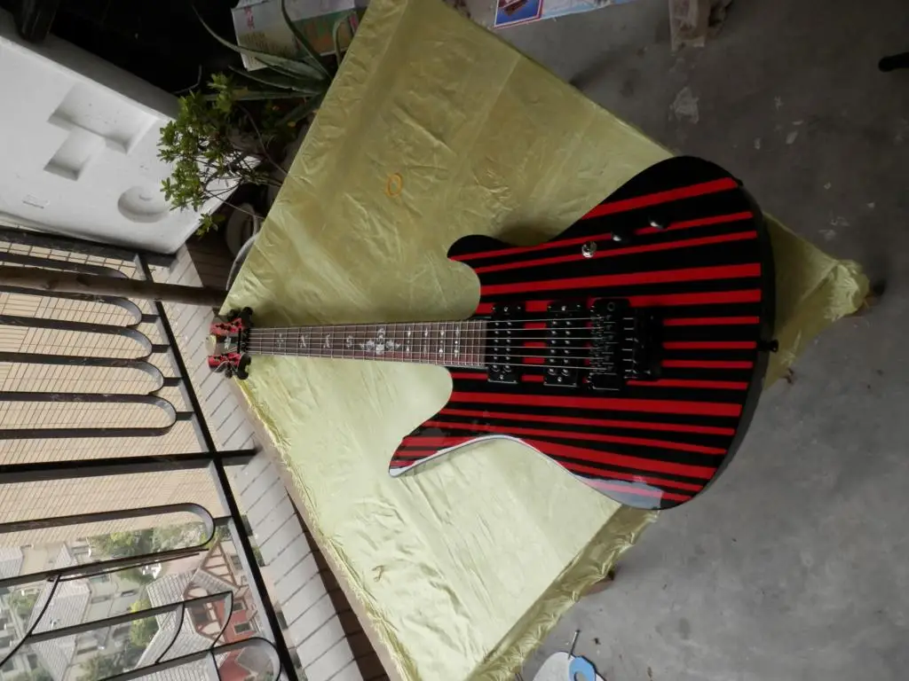 synyster custom floydrose tremolo Black and red stripes double shake Electric Guitar Rosewood Fingerboard 9yue19
synyster custom floydrose tremolo Black and red stripes double shake Electric Guitar Rosewood Fingerboard 9yue19