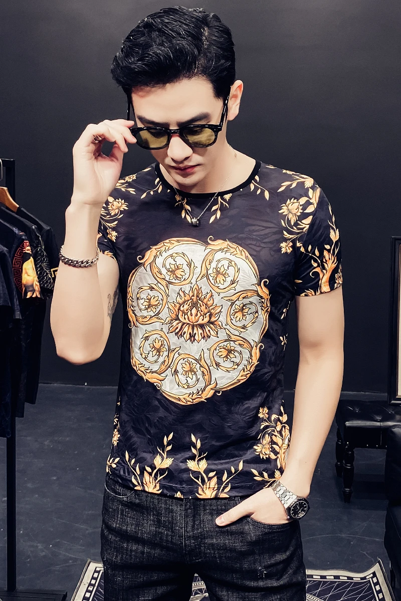 Short Sleeve Men's T-shirt Luxury Retro Printing O-neck T Shirts 2021 Summer Ice Silk Breathable Casual Tops Tees Streetwear
Short Sleeve Men's T-shirt Luxury Retro Printing O-neck T Shirts 2021 Summer Ice Silk Breathable Casual Tops Tees Streetwear