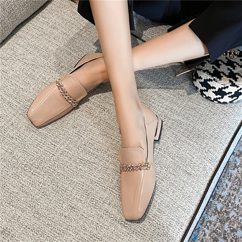 COVIBESCO Classic Design Square Toe Women Pumps Metal Chain Genuine Leather Low Heels Working Shoes Woman Spring Casual Concise
COVIBESCO Classic Design Square Toe Women Pumps Metal Chain Genuine Leather Low Heels Working Shoes Woman Spring Casual Concise