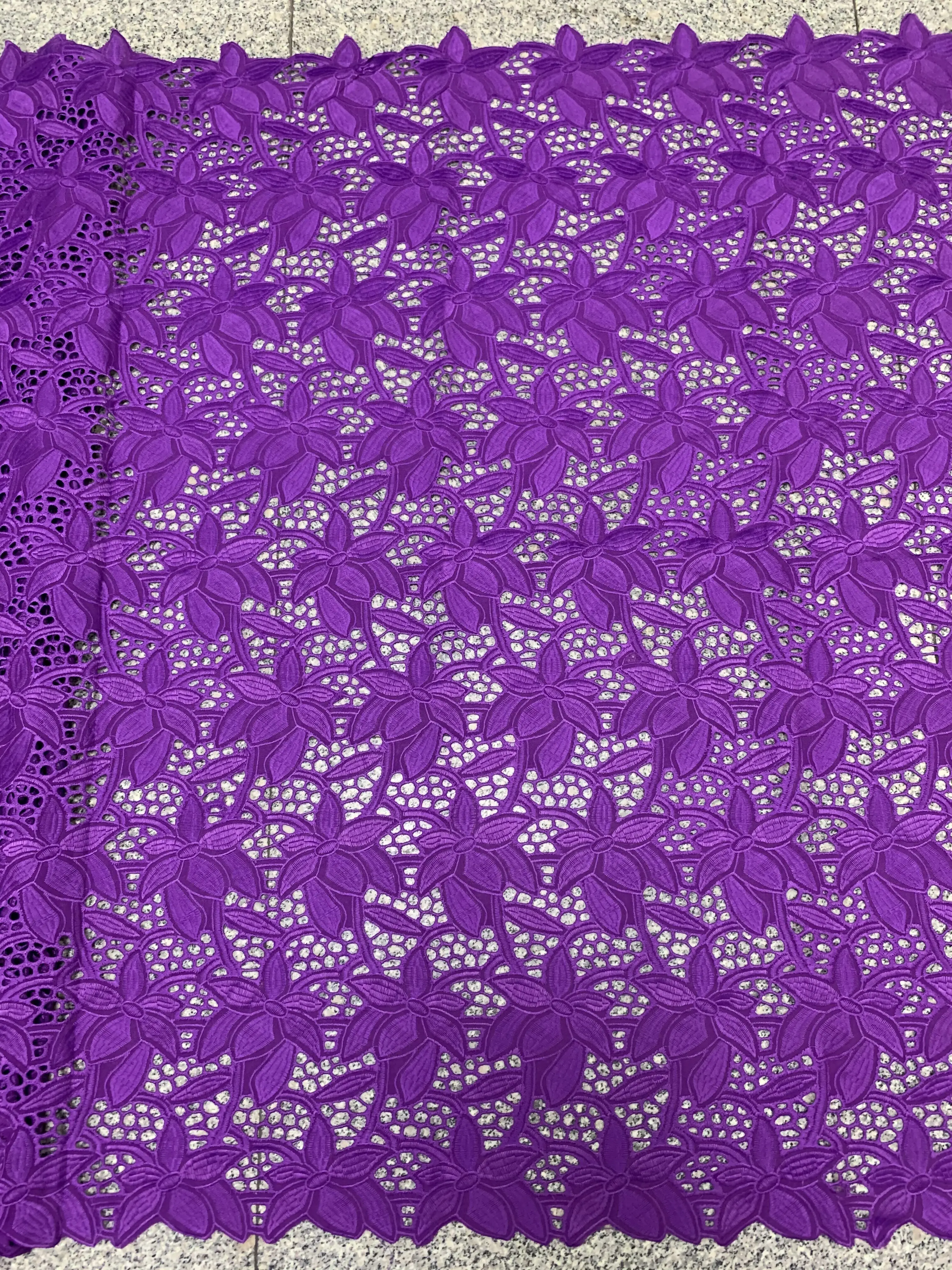Latest African Lace Fabric 2021 Nigerian Swiss voile Lace Fabric High Quality Cotton Lace Fabric For Dress Party
Latest African Lace Fabric 2021 Nigerian Swiss voile Lace Fabric High Quality Cotton Lace Fabric For Dress Party