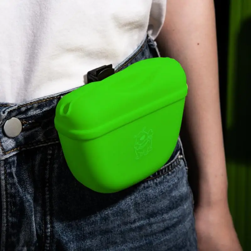 Outdoor Dog Food Bag Pet Training Bag Training Dog Waist Bag Silicone Pet Feeding Bag Going Out Dog Snack Bag Dog Supplies
Outdoor Dog Food Bag Pet Training Bag Training Dog Waist Bag Silicone Pet Feeding Bag Going Out Dog Snack Bag Dog Supplies