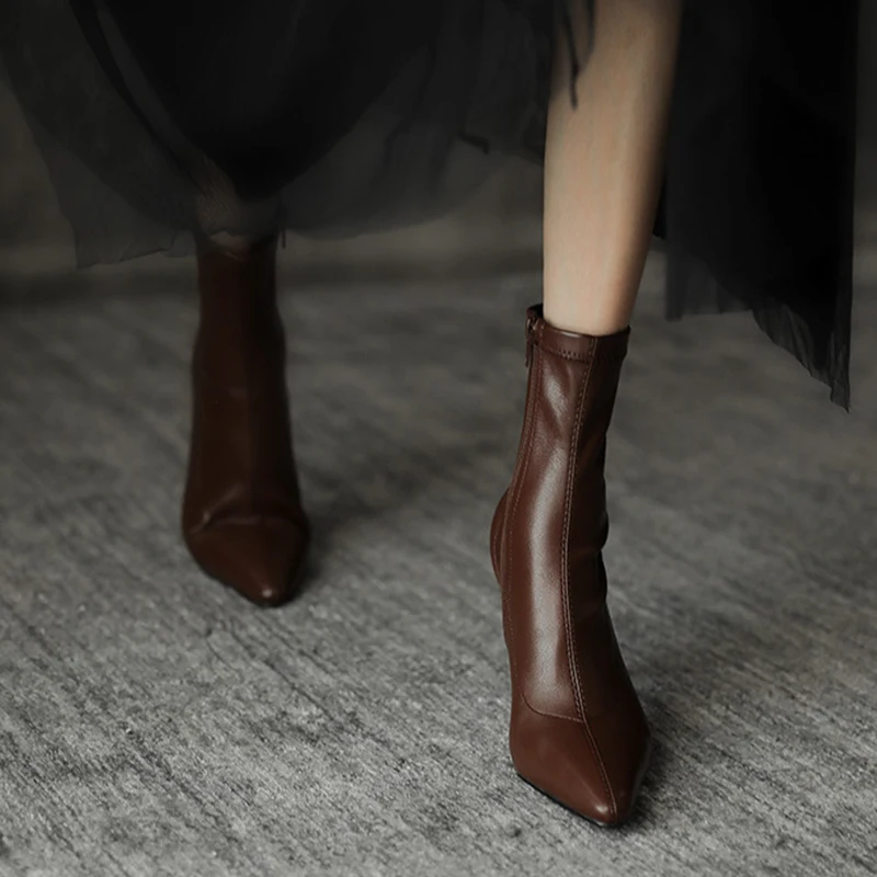 Women High Heels Boots Dress Shoes New Pointed Toe Bare Boots Black Booties Thin Heel Fashion Ankle Boots Retro Ladies Shoes
Women High Heels Boots Dress Shoes New Pointed Toe Bare Boots Black Booties Thin Heel Fashion Ankle Boots Retro Ladies Shoes