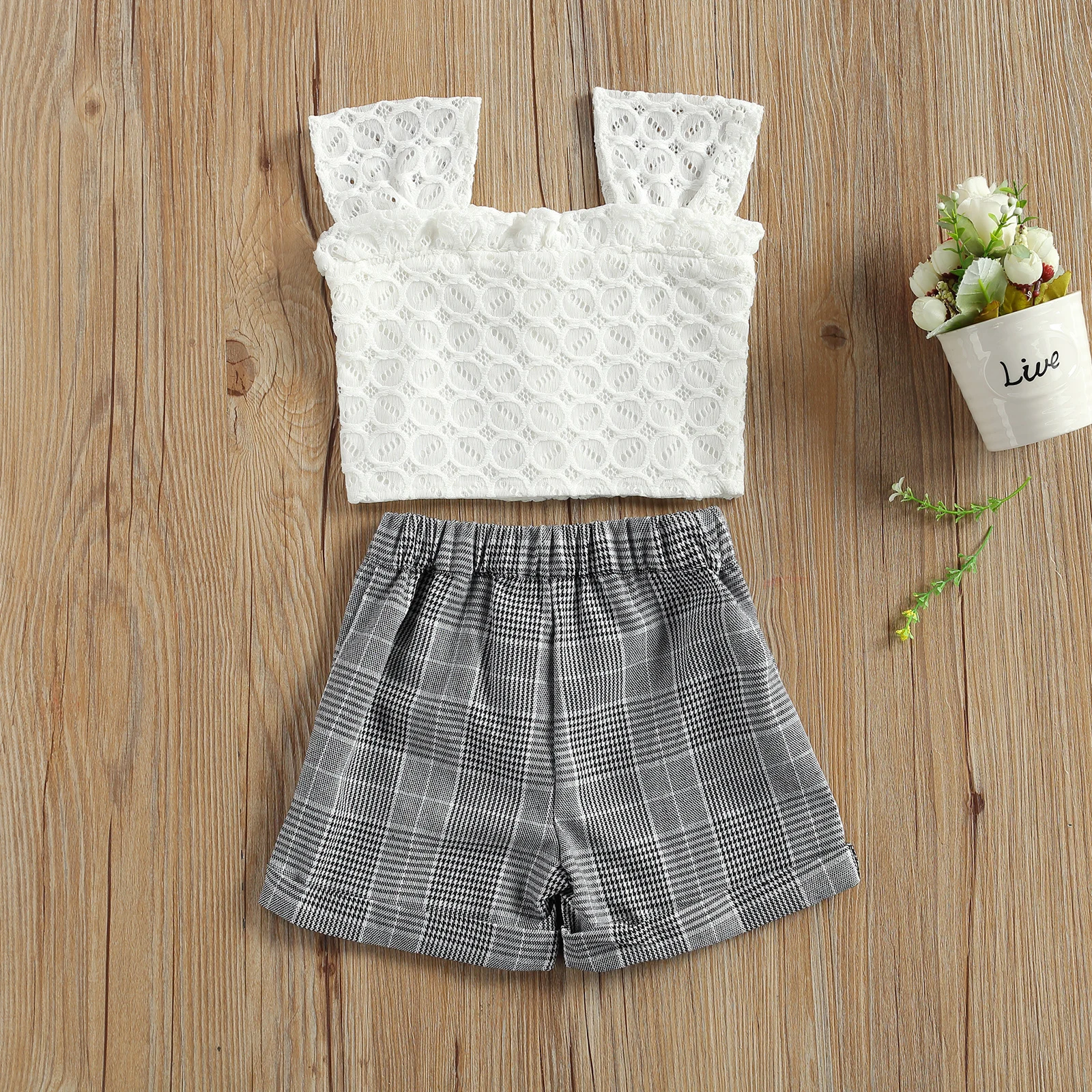 Pudcoco 2021 Summer 6M-4Y Baby Girl 2Pcs Set Lace White Square Collar Single Breasted Sleeveless Crop Top+Gray Plaid Shorts
Pudcoco 2021 Summer 6M-4Y Baby Girl 2Pcs Set Lace White Square Collar Single Breasted Sleeveless Crop Top+Gray Plaid Shorts