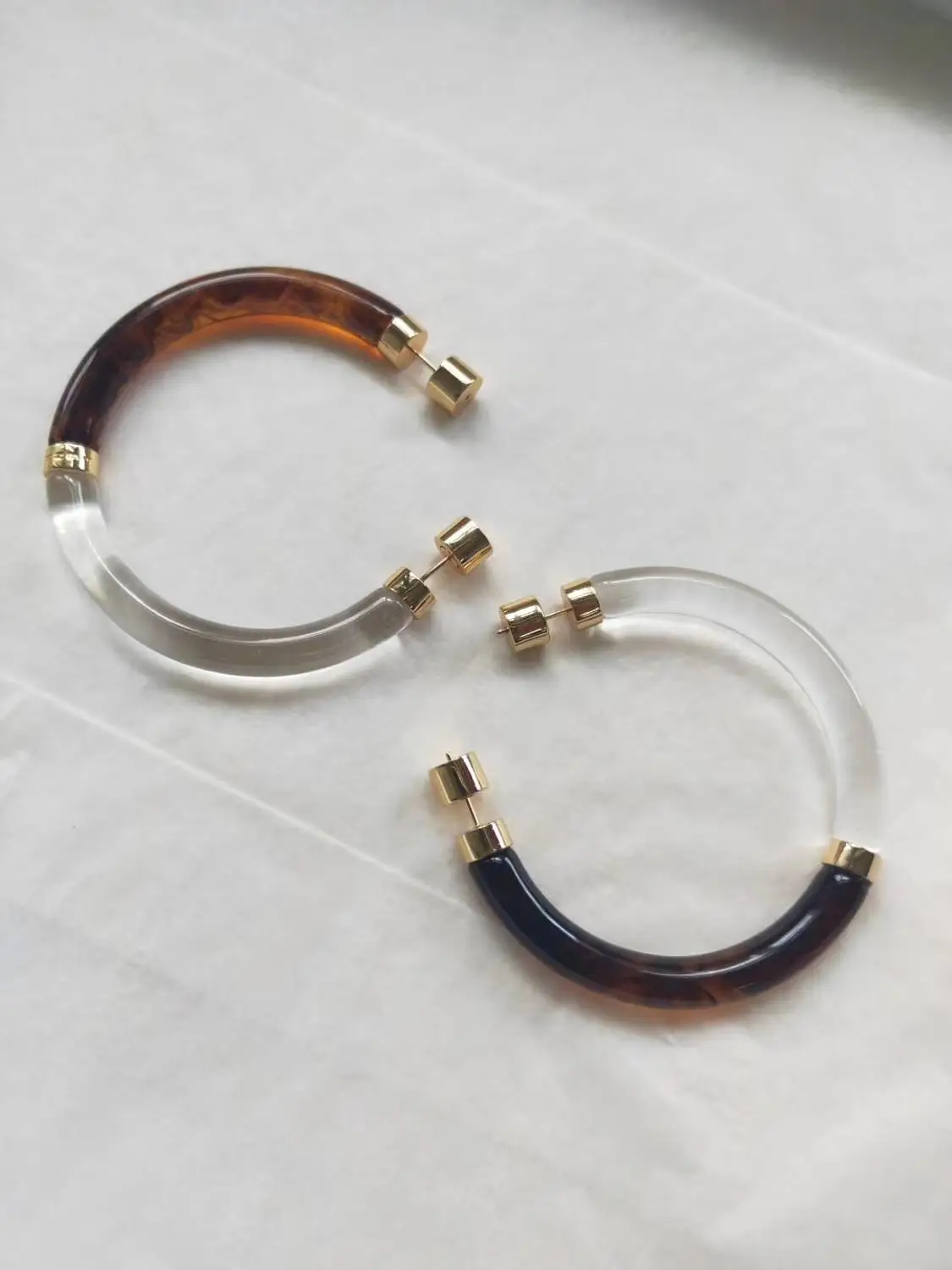 European Popular amber transparent resin round brand fashion Big Earrings Kolczyki Kupe joyas Jewellery Boucle Oreille Oorbel
European Popular amber transparent resin round brand fashion Big Earrings Kolczyki Kupe joyas Jewellery Boucle Oreille Oorbel