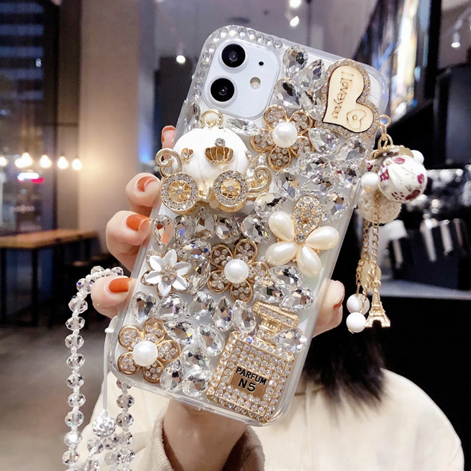Роскошный Блестящий 3D чехол для IPhone 13 Pro Max, защитный чехол с подвеской и кристаллами
Роскошный Блестящий 3D чехол для IPhone 13 Pro Max, защитный чехол с подвеской и кристаллами