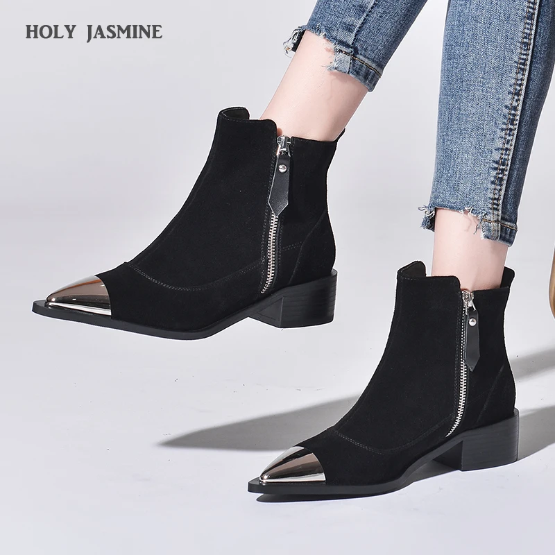 2020 Spring New Black Boots Handsome Rivets Buckle Straps Cow Suede Boots Pointed Toe Zip Cow Suede Women Fashion Ankle Boots
2020 Spring New Black Boots Handsome Rivets Buckle Straps Cow Suede Boots Pointed Toe Zip Cow Suede Women Fashion Ankle Boots