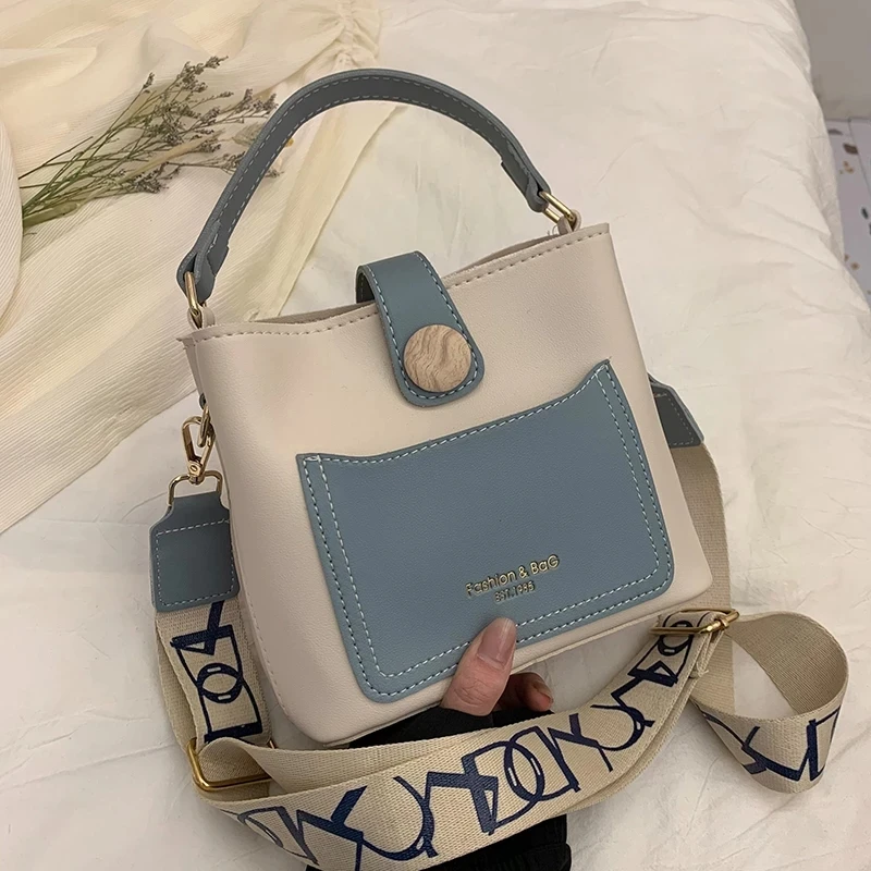 Small Leather Bucket Messenger Crossbody Bags Short Handle for Women 2021 Trends Luxury Shoulder Bag Handbags Purses
Small Leather Bucket Messenger Crossbody Bags Short Handle for Women 2021 Trends Luxury Shoulder Bag Handbags Purses