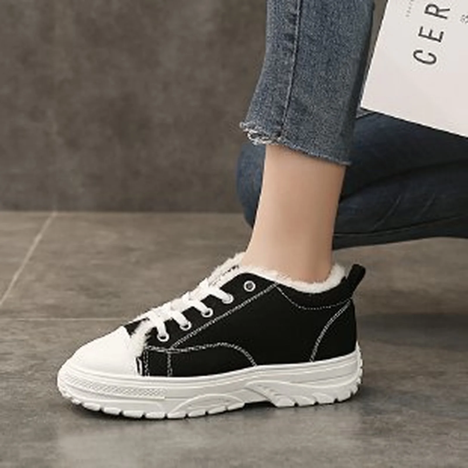 2021 High Gang Platform Women's Casual Short boots winter New Female Black Tennis Women's shoes Plus velvet Botas De Mujer
2021 High Gang Platform Women's Casual Short boots winter New Female Black Tennis Women's shoes Plus velvet Botas De Mujer