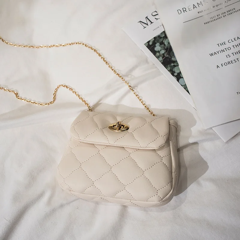 Women's bag 2021 new fresh and sweet women's Embroidery bag fashion women's diamond chain shoulder bag
Women's bag 2021 new fresh and sweet women's Embroidery bag fashion women's diamond chain shoulder bag