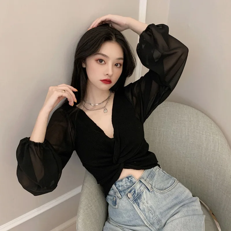 Fashion Summer Women V-neck Cross Knotted Exposed Navel Knitted Chiffon Stitching Top
Fashion Summer Women V-neck Cross Knotted Exposed Navel Knitted Chiffon Stitching Top
