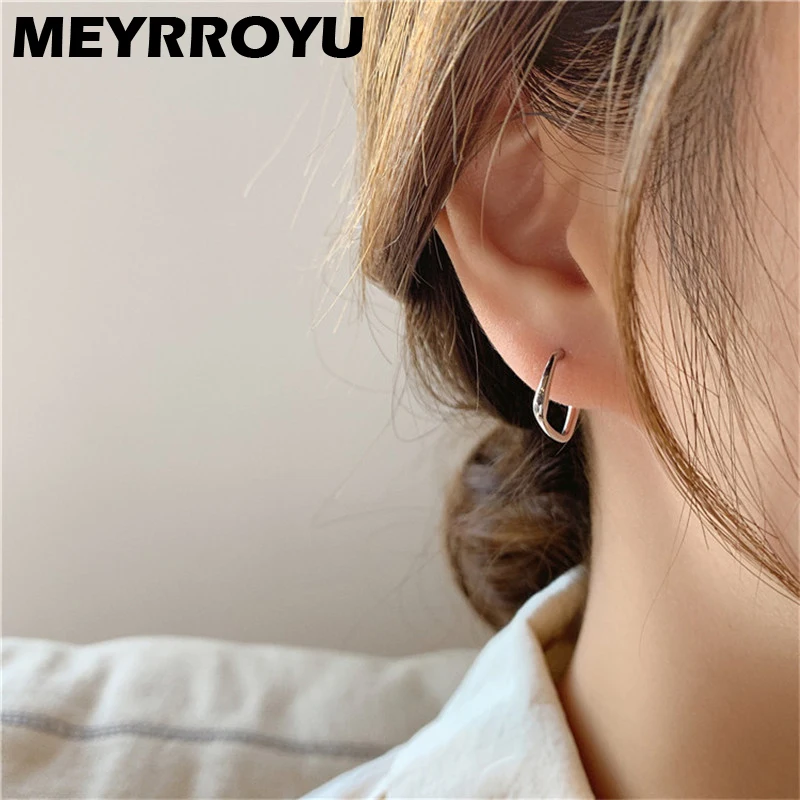 MEYRROYU Sterling Silver Square Shape Simple Beautiful Fashion Geometric Gold Silver Hypoallergenic Stud Earrings For Women 925
MEYRROYU Sterling Silver Square Shape Simple Beautiful Fashion Geometric Gold Silver Hypoallergenic Stud Earrings For Women 925