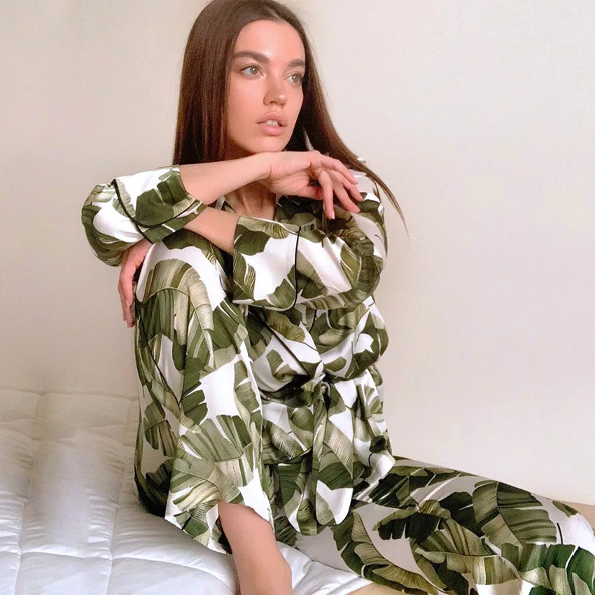 DUOYIDUO & HOL. Осенняя женская пижама, зеленая, пижама из искусственного шелка, с принтом в виде банановых листьев, с длинным рукавом, простая дома...
DUOYIDUO & HOL. Осенняя женская пижама, зеленая, пижама из искусственного шелка, с принтом в виде банановых листьев, с длинным рукавом, простая дома...