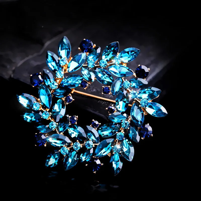 3 Color Crystal Wreath Flower Brooch Wholesale Fashion Brooches For Women Costume Jewelry Fine Gift
3 Color Crystal Wreath Flower Brooch Wholesale Fashion Brooches For Women Costume Jewelry Fine Gift
