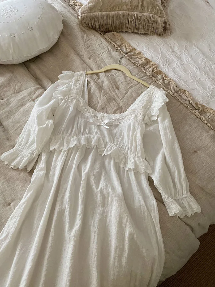 New Women's Lolita Dress White Lace Square Neck Princess Sleepshirts Vintage Ladies Nightgowns Nightdress Cute Lounge Sleepwear
New Women's Lolita Dress White Lace Square Neck Princess Sleepshirts Vintage Ladies Nightgowns Nightdress Cute Lounge Sleepwear