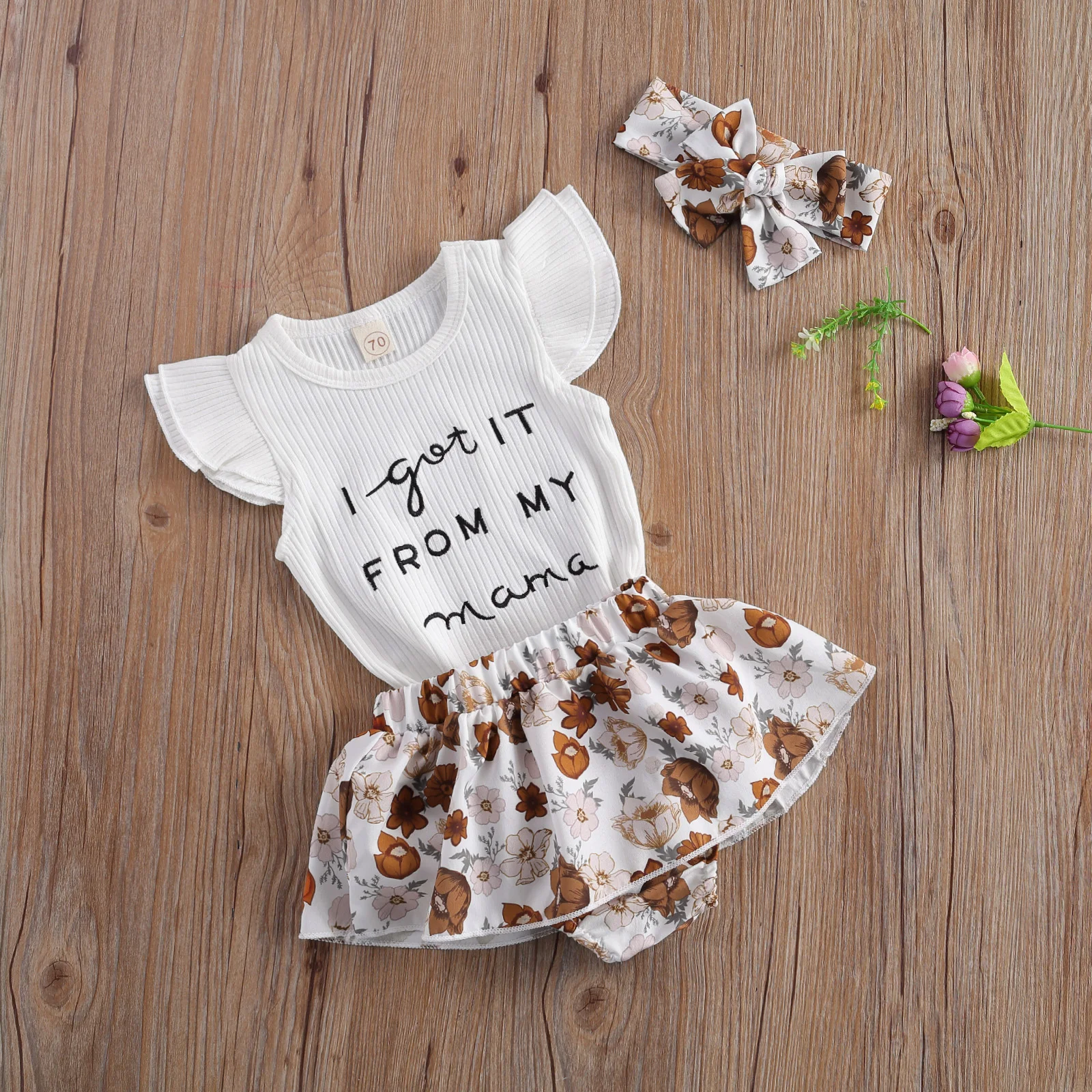 Baby Girls 3Pcs Romper Set, Letter Printed Short Fly Sleeve Triangle Knitted Bodysuit with Printed Short Skirt and Headband 
Baby Girls 3Pcs Romper Set, Letter Printed Short Fly Sleeve Triangle Knitted Bodysuit with Printed Short Skirt and Headband