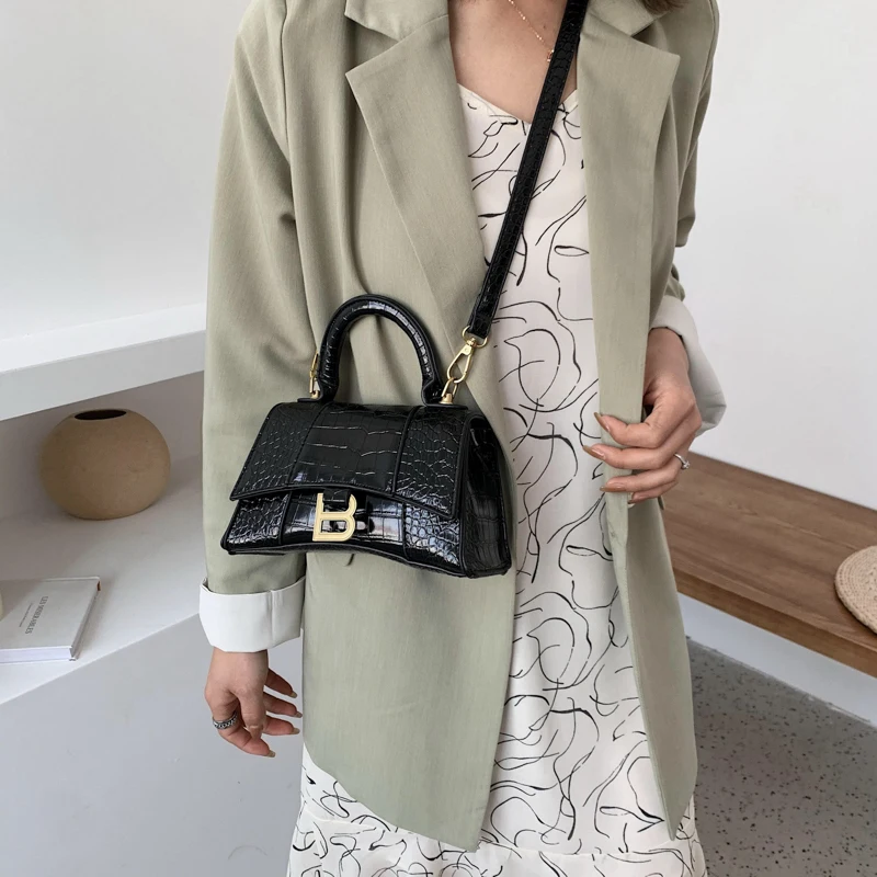 2021 New Small Bag Handbags All-match Retro Messenger Bag Fashion Chain Small Square Bag Purses and Handbags Luxury Handbags Cc
2021 New Small Bag Handbags All-match Retro Messenger Bag Fashion Chain Small Square Bag Purses and Handbags Luxury Handbags Cc