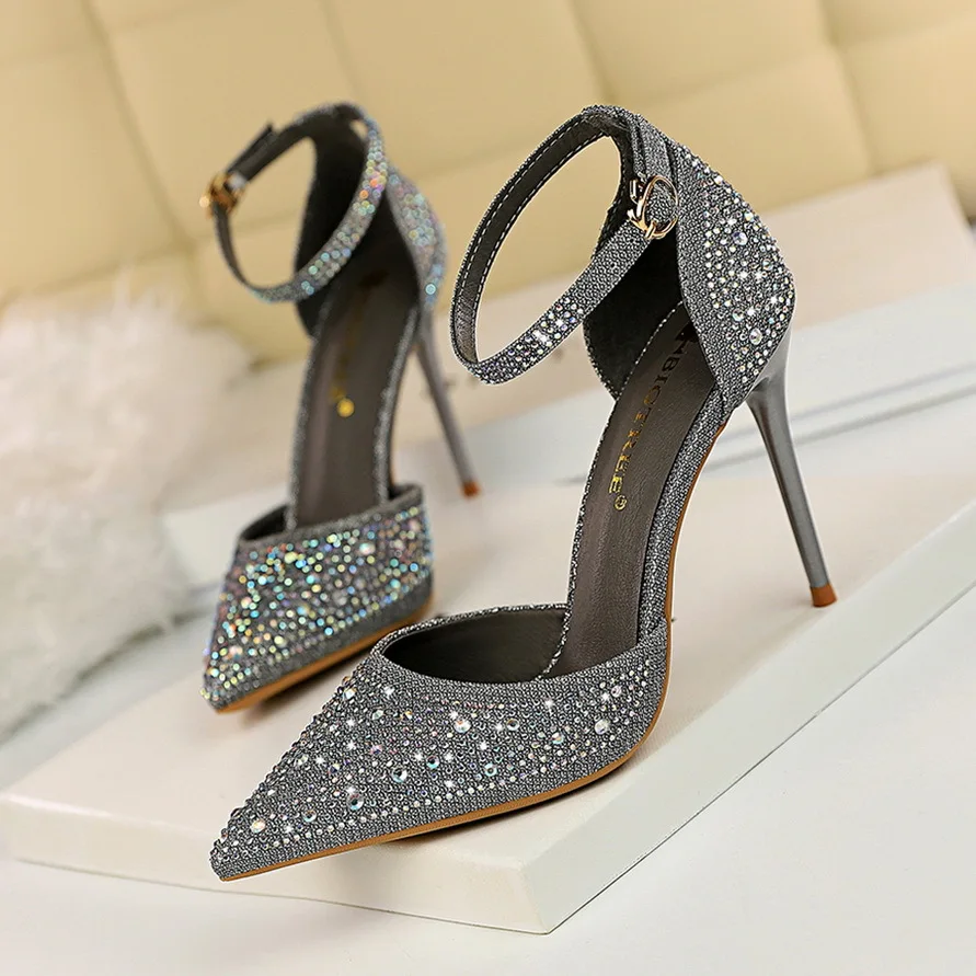 Sweet High-heeled Shoes Stiletto High-heeled Shallow Mouth Pointed Toe Hollow Word with Shiny Rhinestones Women's Sandals 34-40
Sweet High-heeled Shoes Stiletto High-heeled Shallow Mouth Pointed Toe Hollow Word with Shiny Rhinestones Women's Sandals 34-40