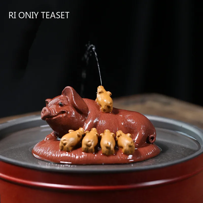 Chinese Yixing Purple Clay Spray Water Tea Pet Pig Statue Ornaments Tea Figurine Crafts Handmade Sculpture Tea Set Decoration
Chinese Yixing Purple Clay Spray Water Tea Pet Pig Statue Ornaments Tea Figurine Crafts Handmade Sculpture Tea Set Decoration