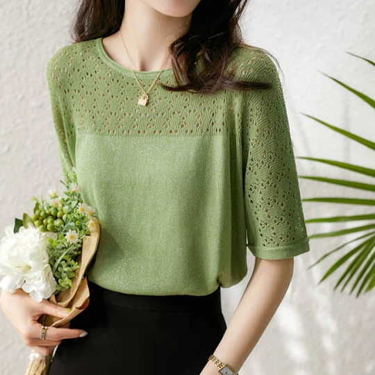 Thin ice silk knit sweater Fad summer new women's short-sleeved loose air-conditioning hollow sunscreen blouse top
Thin ice silk knit sweater Fad summer new women's short-sleeved loose air-conditioning hollow sunscreen blouse top
