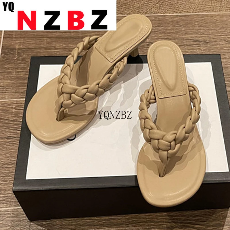 YQNZBZ 2021 New Brand Weave Women Slipper Fashion Chain Shoes Ladies Elegant Thin Low Heel Slip On Flip Flop Summer Sandals
YQNZBZ 2021 New Brand Weave Women Slipper Fashion Chain Shoes Ladies Elegant Thin Low Heel Slip On Flip Flop Summer Sandals