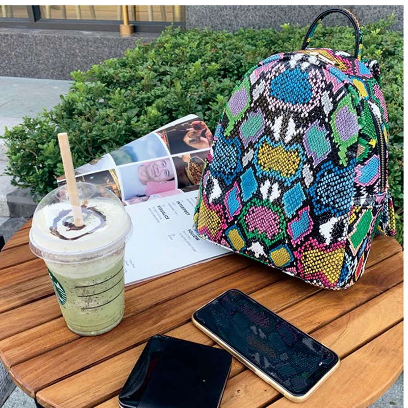 2021 New Women's Backpack Fashion Zipper Snake Print Large Capacity Outdoor Universal Bags Sexy Portable
2021 New Women's Backpack Fashion Zipper Snake Print Large Capacity Outdoor Universal Bags Sexy Portable