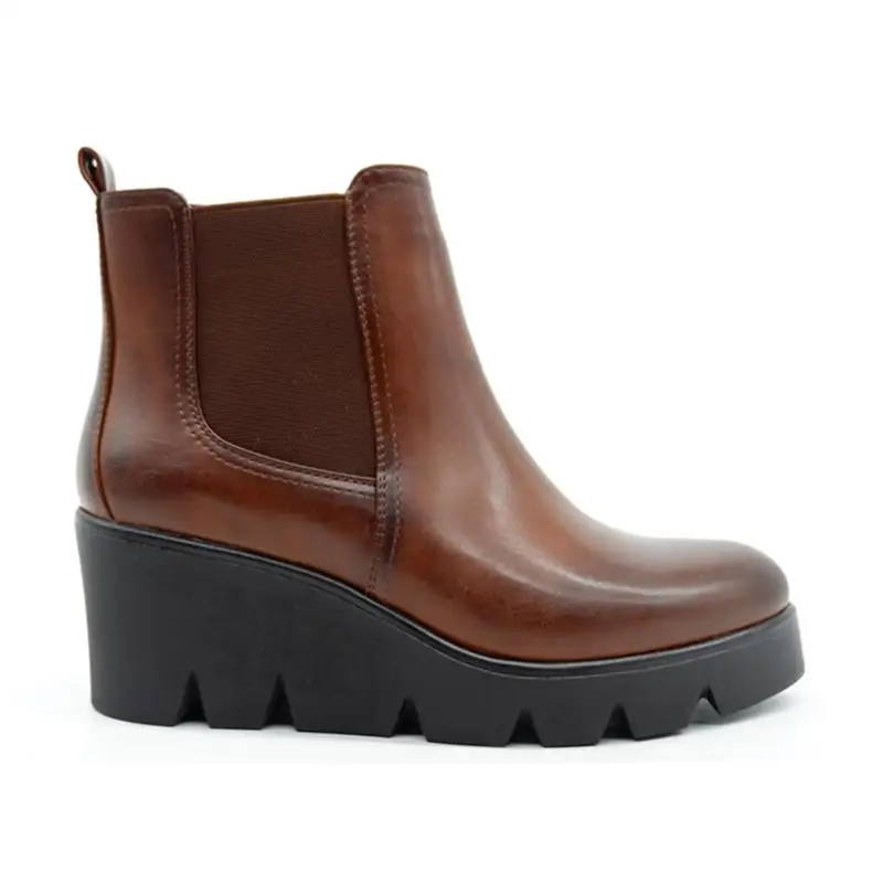 Winter casual women England style chic leather boots round head thick dark brown waterproof high cylinder short boots
Winter casual women England style chic leather boots round head thick dark brown waterproof high cylinder short boots