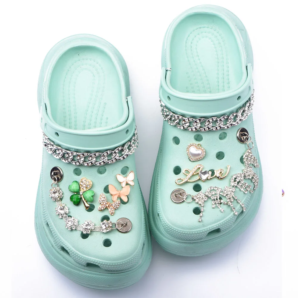 1pcs Fashion Designer Beling Chains For Women Clogs Shoes Decoration Ladies Shoes Accessories Sandals Party Gifts
1pcs Fashion Designer Beling Chains For Women Clogs Shoes Decoration Ladies Shoes Accessories Sandals Party Gifts