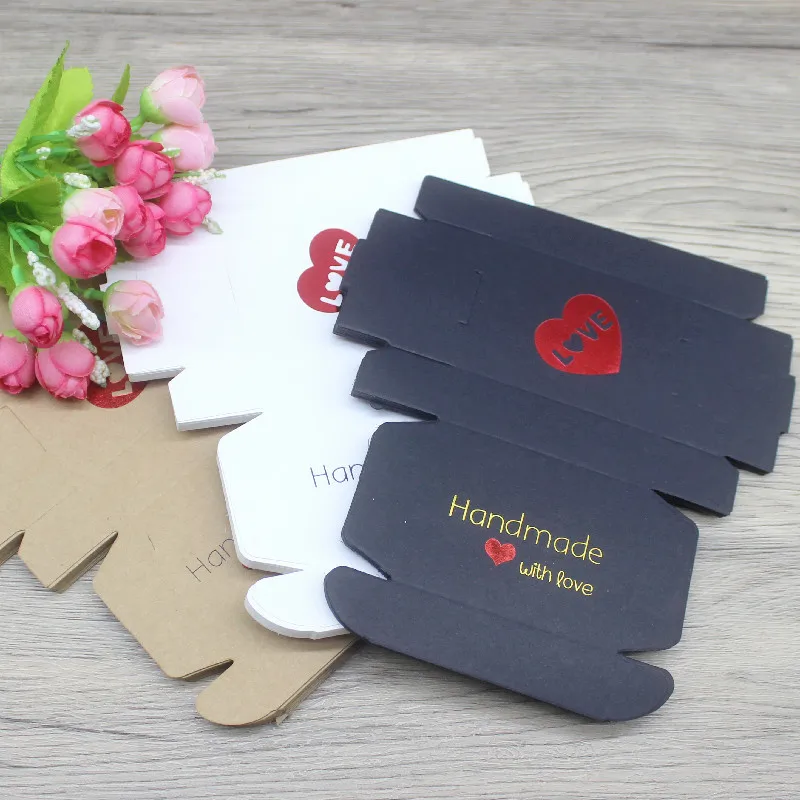 New 10Pcs 8x6x2cm White /Kraft /Black Jewelry display Packing Box Handmade With Love Cardboard Gift Package & Wedding Favourate
New 10Pcs 8x6x2cm White /Kraft /Black Jewelry display Packing Box Handmade With Love Cardboard Gift Package & Wedding Favourate