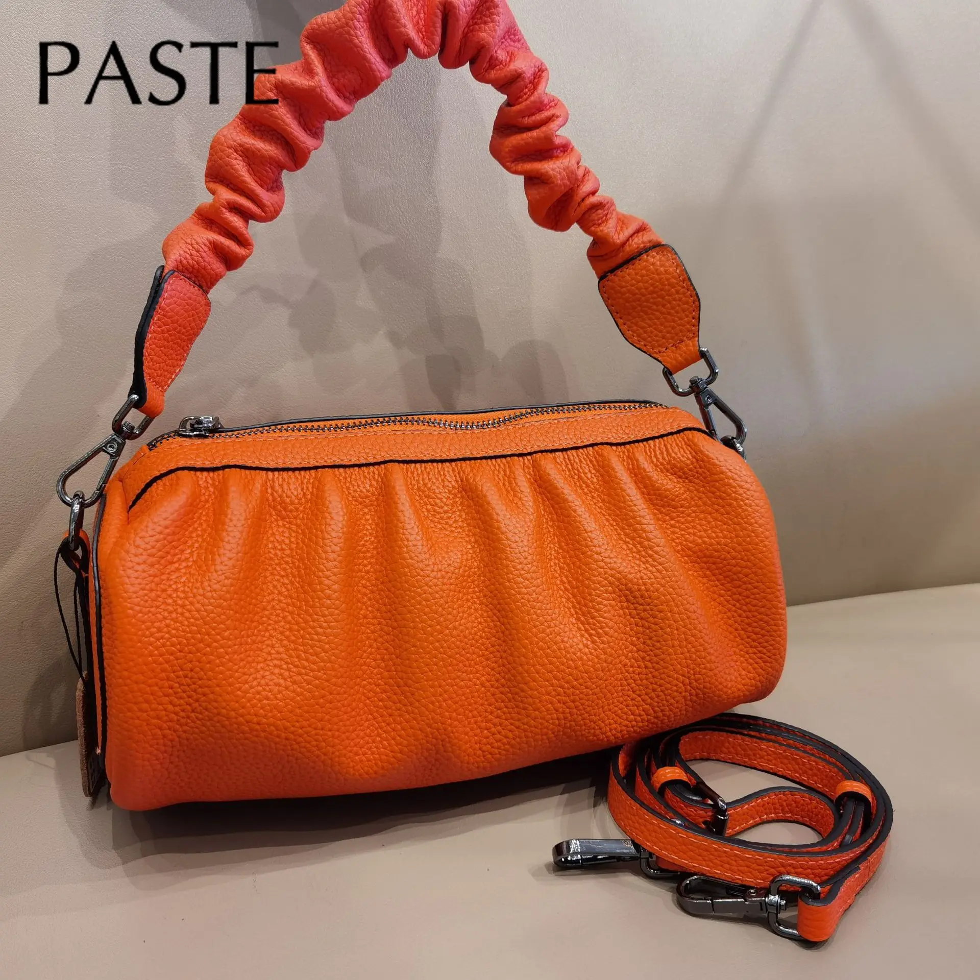 2021 New Luxury Ruched Handle Women Handbag 100% Full Grain Cow Leather Female Shoulder Bag White Daily Purse Dropshipping
2021 New Luxury Ruched Handle Women Handbag 100% Full Grain Cow Leather Female Shoulder Bag White Daily Purse Dropshipping