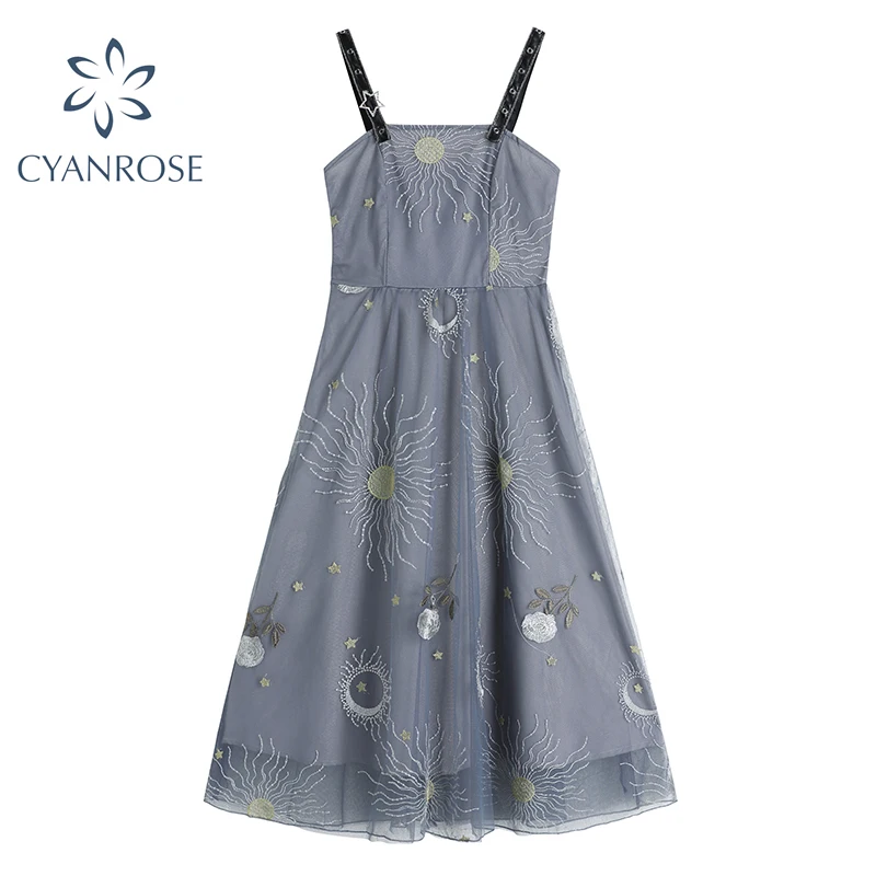 Haze Blue Star Moon Embroidery Dress French Retro Spaghetti Strap Long Dresses Women New Summer Mesh Yarn Backless Thin Vestiods
Haze Blue Star Moon Embroidery Dress French Retro Spaghetti Strap Long Dresses Women New Summer Mesh Yarn Backless Thin Vestiods